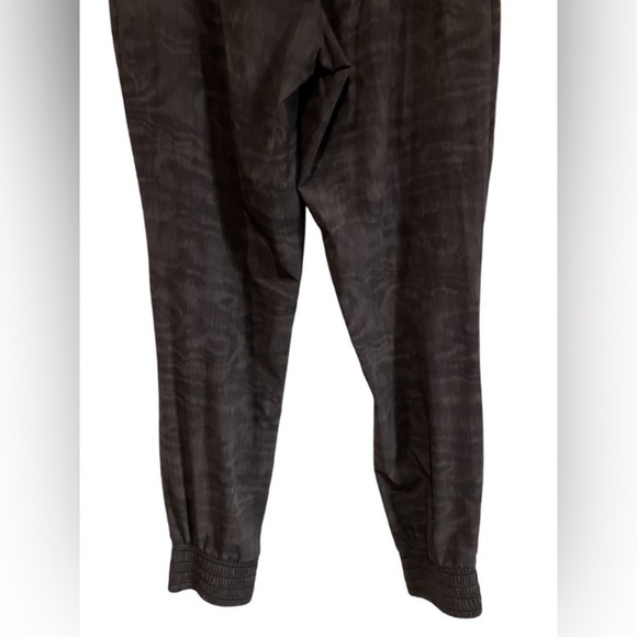 Athleta Camden Printed Athletic Jogger Pant in Black Moire - Picture 5 of 12